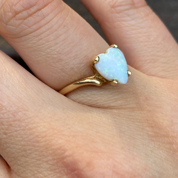 Vintage Baden & Foss Opal Heart 14k Solid Gold Ring Size 5.5 - Picture 3 of 16